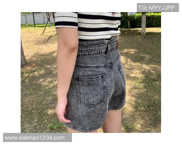 微胖女孩必备时尚篮球鞋与休闲短裤搭配指南 微胖女孩必备时尚篮球鞋与休闲短裤搭配指南